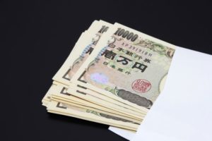 万札の入った封筒